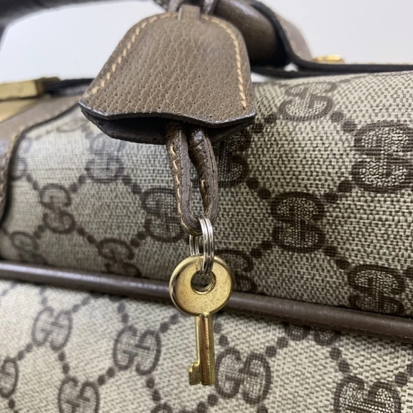 Gorgeous Gucci Travel Bag - Picture 3 of 6